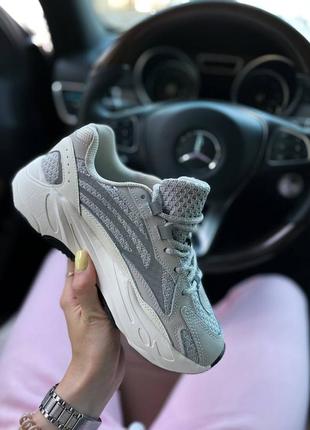 Кроссовки adidas
yeezy boost 700 v2 static8 фото