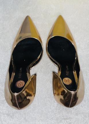 Шикарные золотые элегантные туфли - лодочки river island в стилі tom ford7 фото