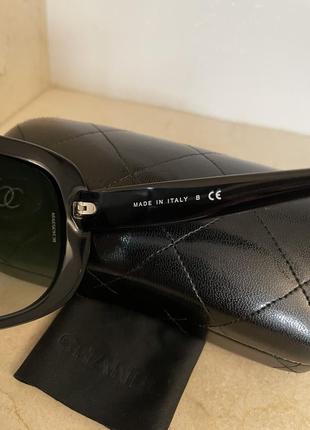 Женские солнцезащитные очки chanel 5183 501/3c глянцево-черные с серебряным логотипом . оригинал7 фото