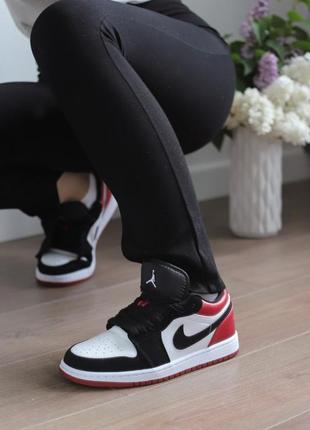 Nike air jordan 1 low white/black/red жіночі кросівки найк аір форс3 фото