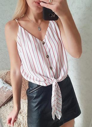 Актуальна майка з дерев'янними гудзиками george