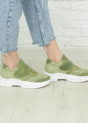 Дитячі кросівки, різні кольори