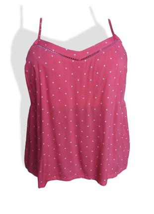 Мила блузка на тонких бретелях великого розміру