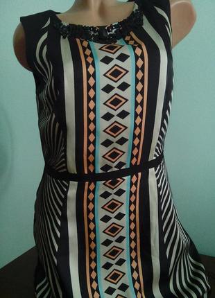 Легкое платье, которое стройнит вас.