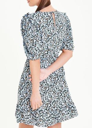 Легкое цветочное платье с пышными рукавами3 фото