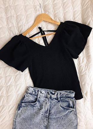 Футболка з розкішними рукава