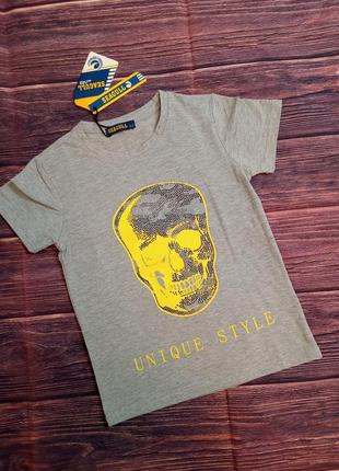 Тренд сезону футболки зі стразами 122-128.