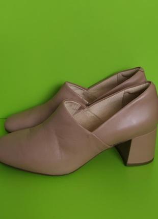 Туфли пудровые на устойчивом каблуке clarks, 3/35,5