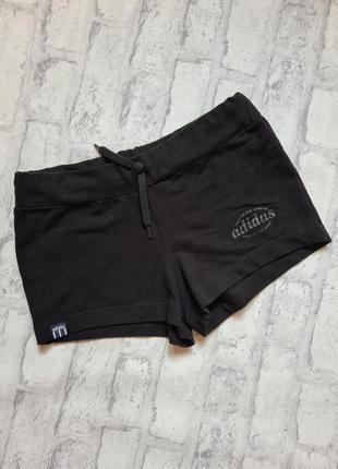 Котонові шорти adidas