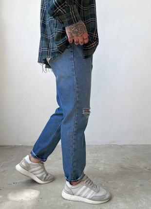 Розпродаж чоловічі стильні джинси з рваними колінами в блакитному кольорі5 фото