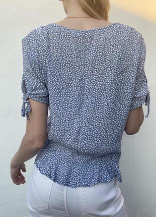 Продам ніжний голубий на літо топ блузка верх рубашкавід hm зборка спереду мода 20223 фото