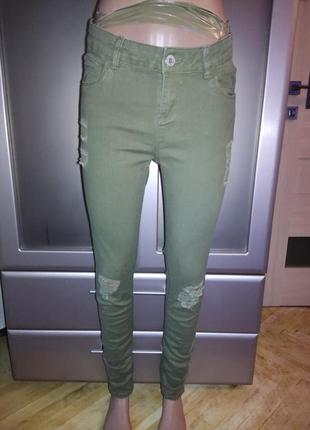 Джинсы с дырками цвета хаки