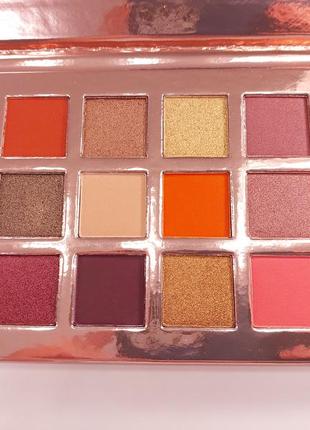 Палетка revolution glow flame palette