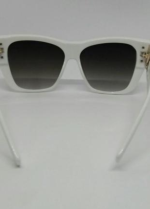 Жіночі сонцезахисні окуляри в стилі balmain темно сірий градієнт в білій оправі5 фото
