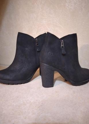 Женские черные кожаные ботинки на каблуке timberland 23см стелька