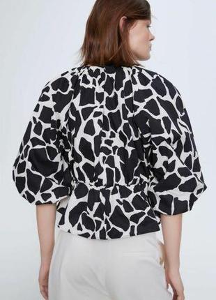 Блуза с объемными рукавами "zara"3 фото