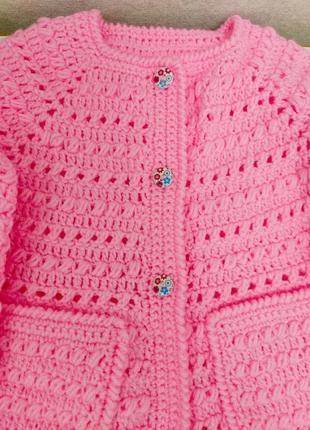 Дитяча в'язана рожева кофта, кардиган, пальто з накладними карманами для дівчинки на 1-1,5 роки3 фото