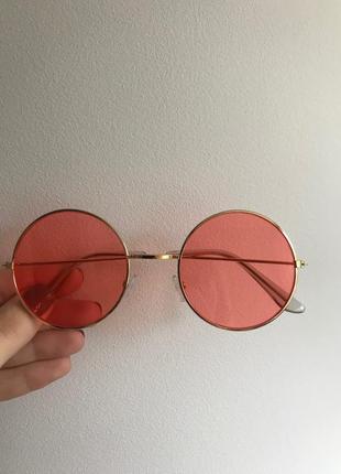 Стильные красные круглые солнцезащитные очки, хит сезона 2018 , с золотой оправой3 фото