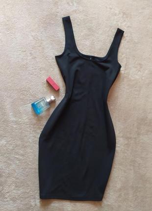 Качественное базовое плотное платье с квадратным вырезом