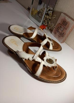 Фирменные женские шлепки bata