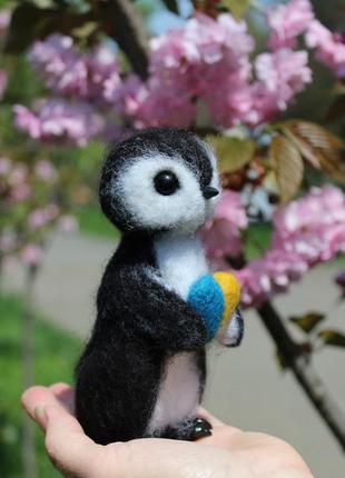 Імператорський пінгвін валяна іграшка з вовни інтер'єру єрний пінгвін ручної роботи їй валяння валяні пінгвінчик подарунок сувенір1 фото