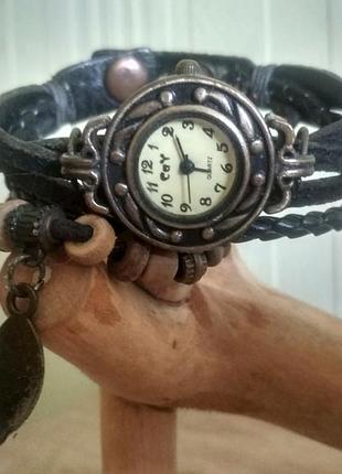 Часы с оригинальным дизайном