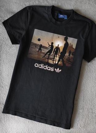 Футболка adidas