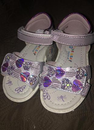 Босоножки новые 22 размер