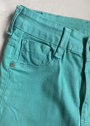 Трендові зелені джинси6 фото