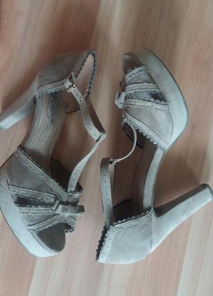 Босоніжки жіночі  італія