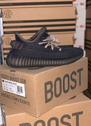 Жіночі кросівки adidas yeezy 350 v2 black шнурки рефлектив5 фото