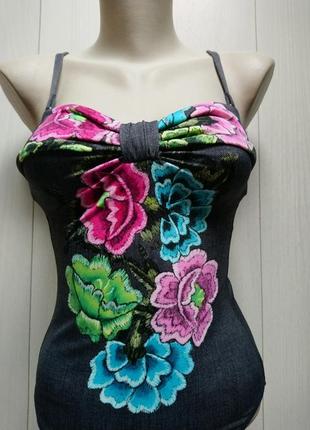 Суцільний Купальник