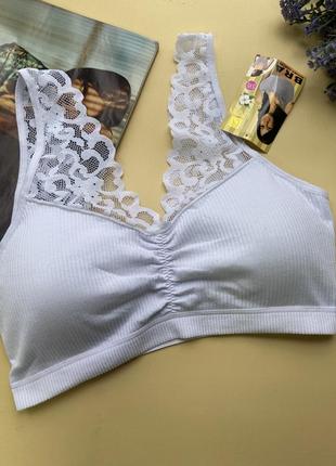 Мереживний топік на велику груди, білий жіночий безшовний топ великих розмірів