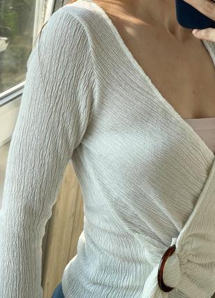Фактурна молочна блузка з глибоким декольте 1+1=38 фото