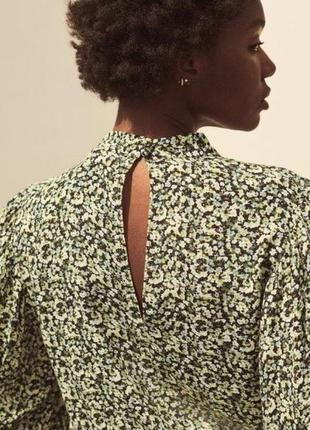 Віскозна блузка блузка з коміром стійкою в квітковий принт з широкими обьемными рукавами від h&m3 фото