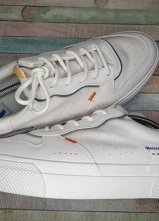 Кроссовки bershka