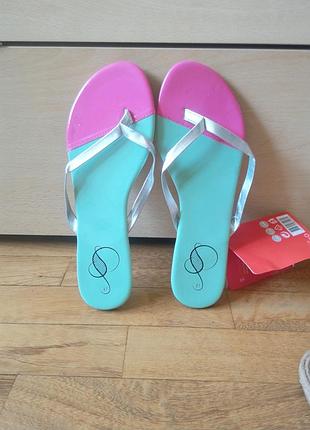 Летние яркие шлёпанцы новые 37