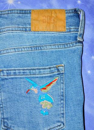 Жіночі розкльошені прикрашені вишивкой стрейч джинси urban outfitters9 фото