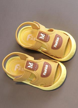 Розпродаж сандалі гумові дитячі сандалі1 фото