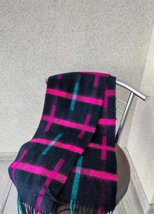 Шарф чений з яскравим геометричним принтом