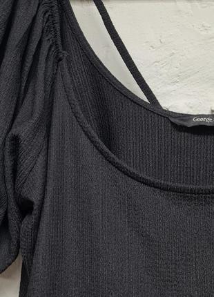 Стильна чорна блуза зі спущенними плечима3 фото