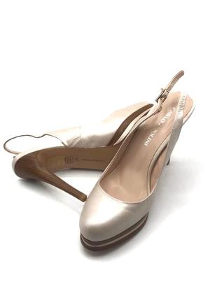 Оригінальні жіночі шкіряні туфлі carlo pazolini5 фото