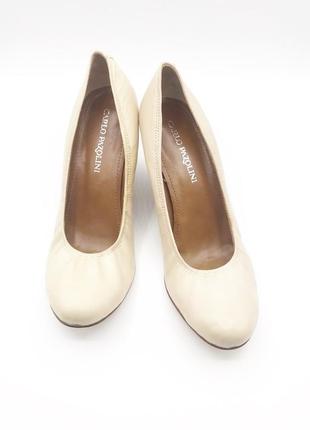 Оригінальні жіночі шкіряні туфлі carlo pazolini5 фото