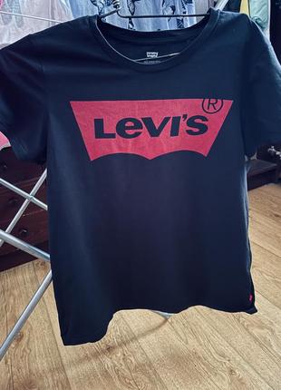 Футболка levi's