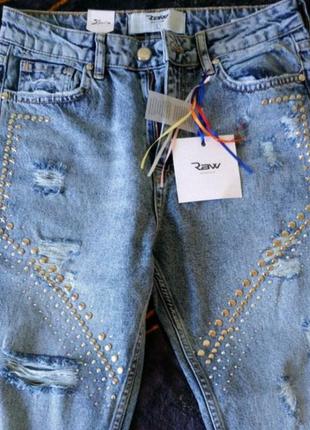 Крутейшие джинсы,рваности, потёртости,кнопки,люкс качество, эксклюзивные.1 фото
