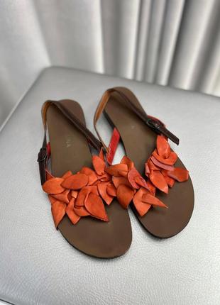 Босоніжки жіночі