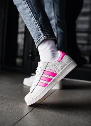 Яркие белые с розовым кеды adidas superstar white pink текстурные кроссовки