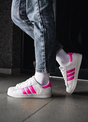 Яркие белые с розовым кеды adidas superstar white pink текстурные кроссовки3 фото