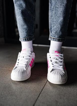Яркие белые с розовым кеды adidas superstar white pink текстурные кроссовки6 фото