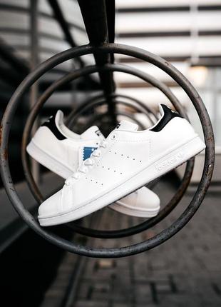 Базовые женские белые кроссовки adidas stan smith white black качественные мягкие